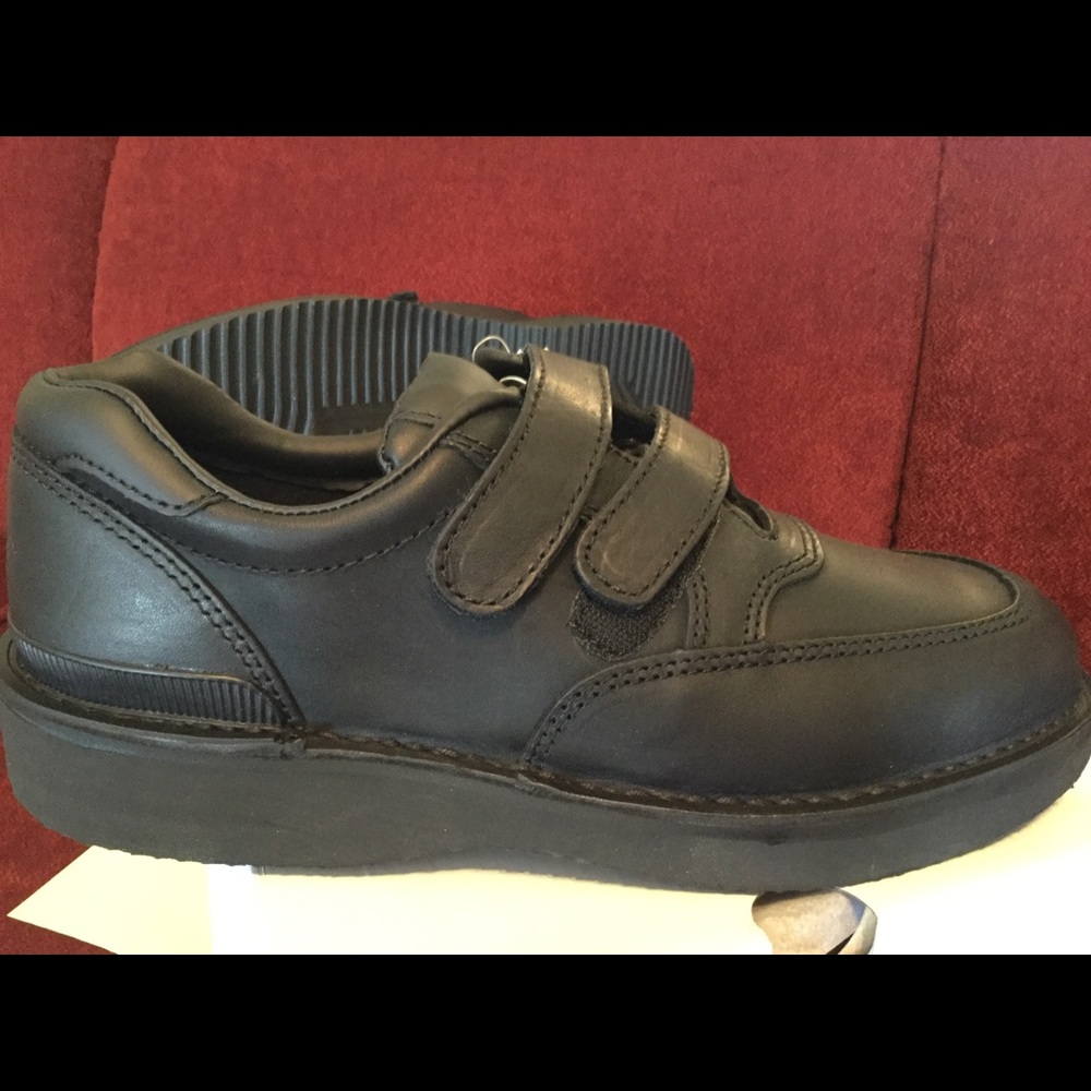 New Men’s Black Leather WALKABOUT Shoes